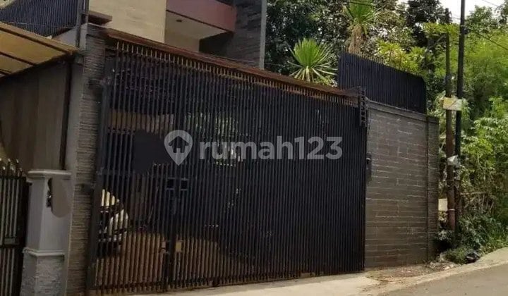 Rumah Lux Setra Murni plus Kolam Renang Semi Furnished