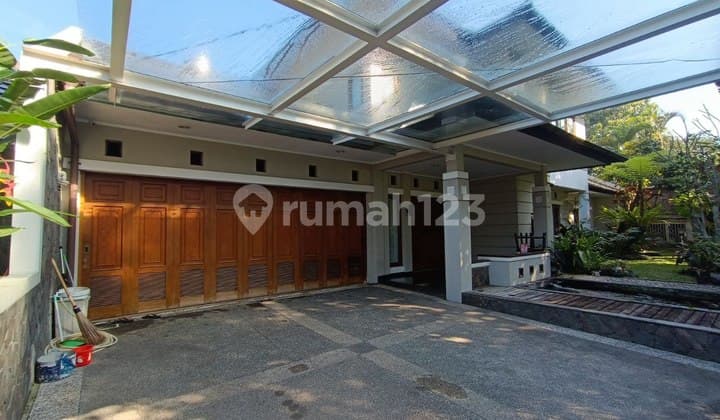 Rumah mewah komplek Dago asri sayap dago dekat itb