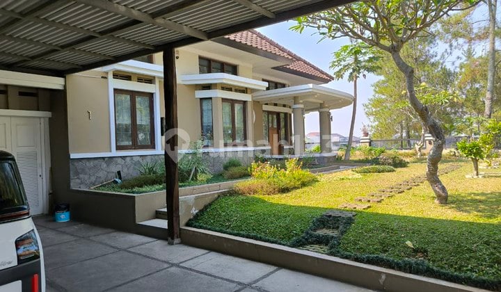 Comfortable Ready-to-Live Home in Kota Baru Parahyangan with Lake View