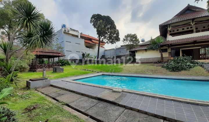 Rumah di jalan utaman Cocok Untuk Resto Sekolah Atau Tempat Tinggal