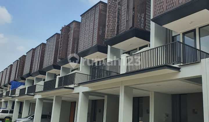 Dijual Rumah Bagus Minimalis Modern di Botani Hill Fatmawati