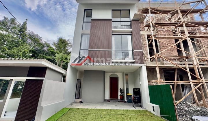Rumah Siap Huni Dalam Town House di Lebak Bulus, Jakarta Selatan.