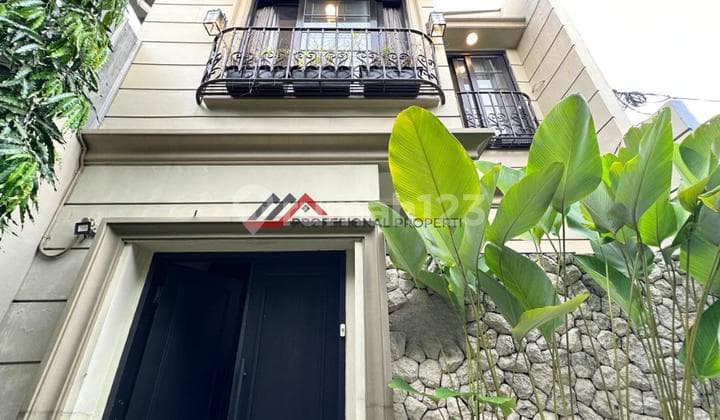 Rumah American Classic Dalam Komplek Cipete , Jakarta Selatan