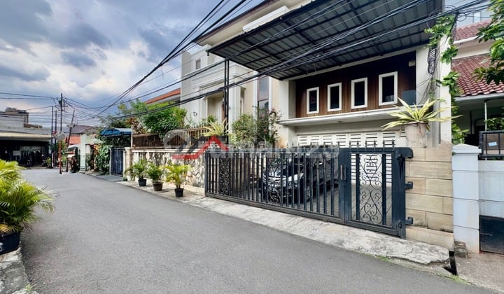Rumah Desain Tropikal Modern dilengkapi Kolam Renang di Cipete, Jakarta Selatan