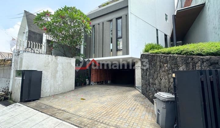 Nice House With Private Pool in Cipete, South Jakarta.