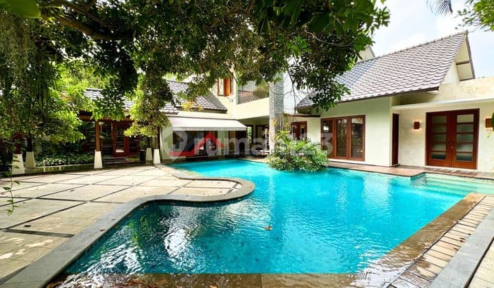 Rumah Mewah Bergaya Tropical Modern Resort Di Cilandak, Jakarta Selatan