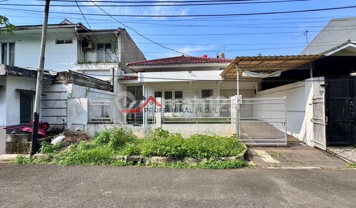 Old House Ready to Live Below Market Price Premium Location SHM