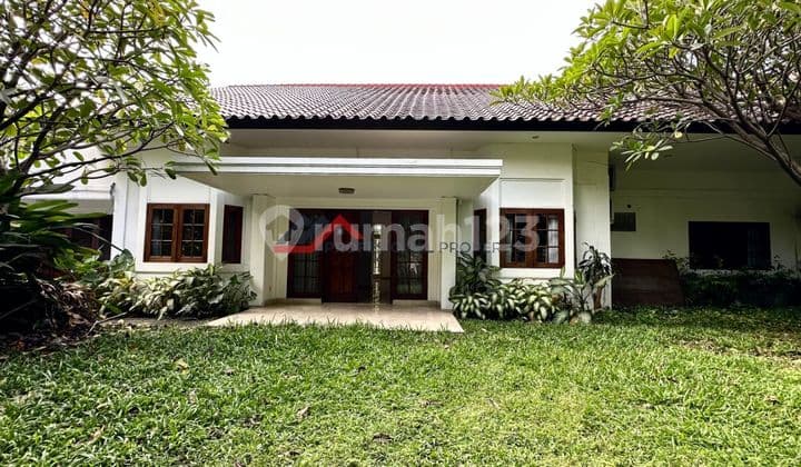 Luxury Ready-to-Occupy House with a Beautiful Garden in Kebayoran Baru, South Jakarta