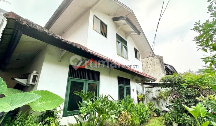 Rumah Lama Terawat Dalam Komplek di Margasatwa Cilandak Jakarta Selatan