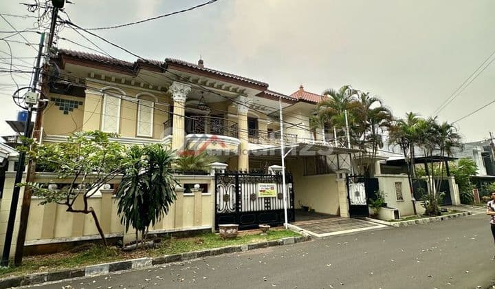 Lebak Bulus, South Jakarta, Beautiful House in a Complex with Classic Design