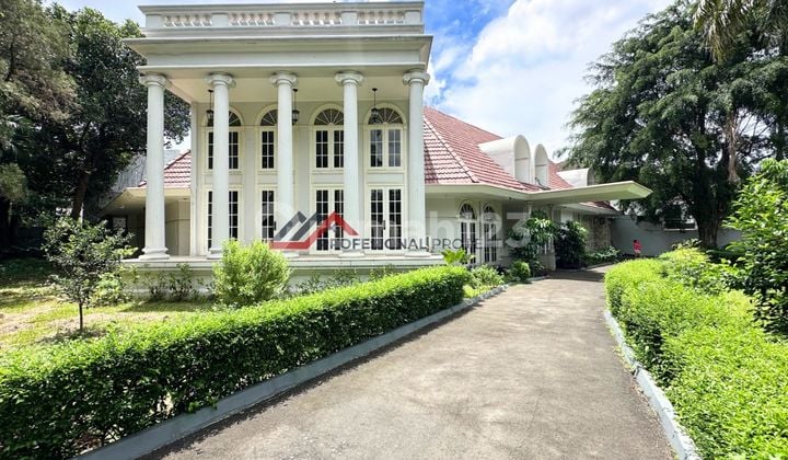 Rumah Bagus dan Kokoh Strategis Dekat Senayan City Area Simprug, Jakarta Selatan