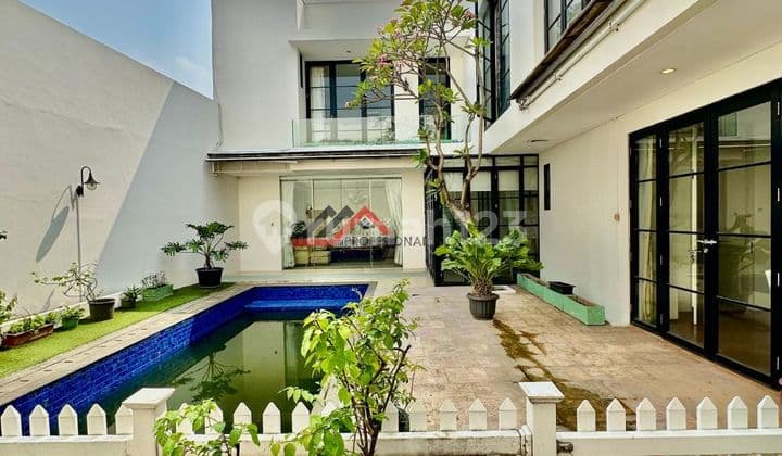 Pejaten West, South Jakarta - Luxury 3-Story House in Townhouse