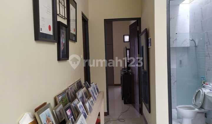 Siap Huni, Rumah, 2 Lantai, Dekat Akses Tol