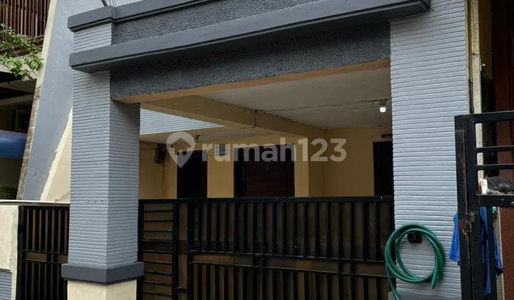 Affordable House for Sale in Serpong Near Station and BSD Intermoda Market