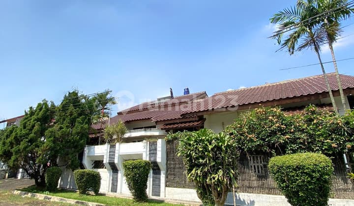 Rumah Luas 432 Dalam Komplek Elite Bangunan 1,5 Lantai