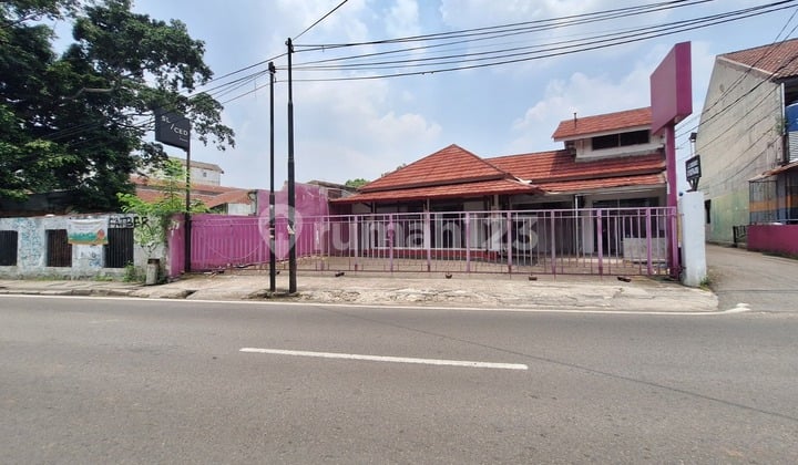Rumah Cocok di Jadikan Tempat Usaha Pinggir Jl Raya Siap Pakai