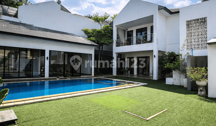 Rumah Mewah Nuansa Resort Puri Cinere Semi Furnished Private Pool
