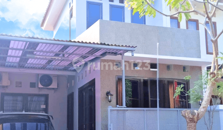 Rumah Cantik Minimalis Bangunan Rapih 1,5 Lantai Siap Huni