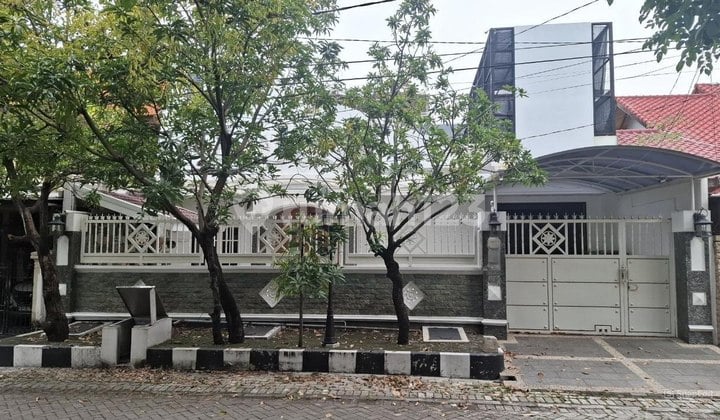Rumah di Rungkut Asri Timur Surabaya Terawat dan Nyaman Strategis