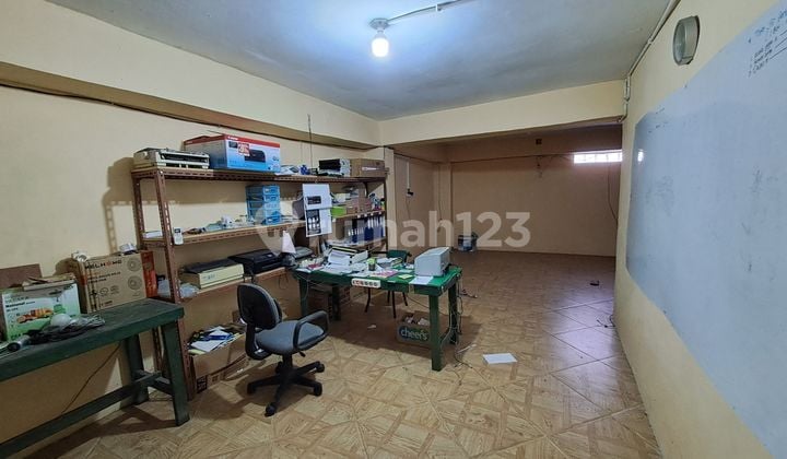 Ruang Usaha di Krembangan besar, cocok untuk usaha