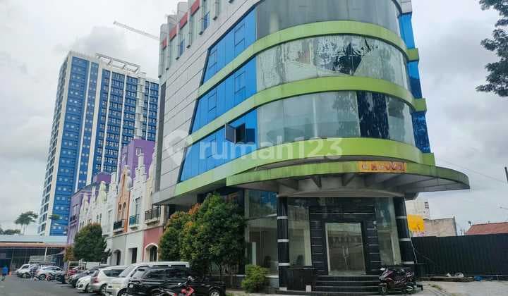 Shop House Located on the Main Road Side in Tangerang