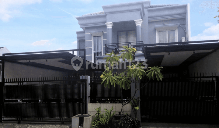 Rumah Mewah 2 Lantai Dalam Komplek Elit Jakarta Timur - Security 24 Jam