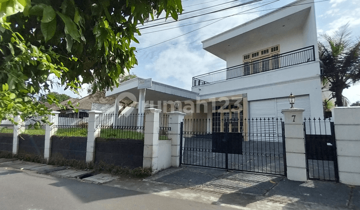 House Still in Good and Neat Condition in South Jakarta