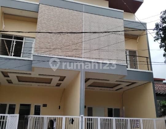 Dijual Rumah Bagus Minimalis di Harapan Indah Medan Satria Kota Bekasi