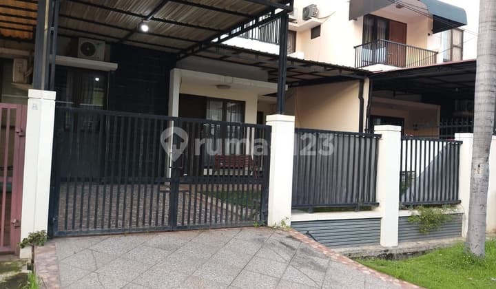 Dijual Cepat Rumah Tingkat Semi Furnish di Cluster Aralia