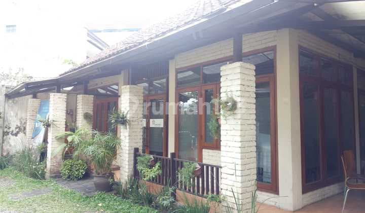 Rumah Klasik Strategis Dr. Rajiman Pasteur Pasir Kaliki Bandung