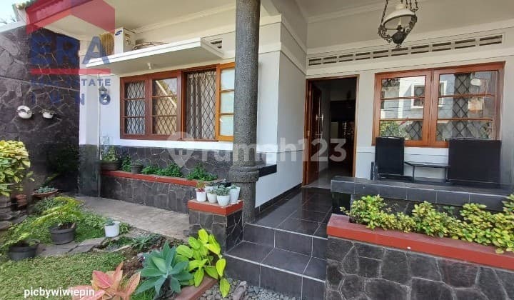 Rumah Siap Huni Strategis Tengah Kota Sayap Burangrang Bandung
