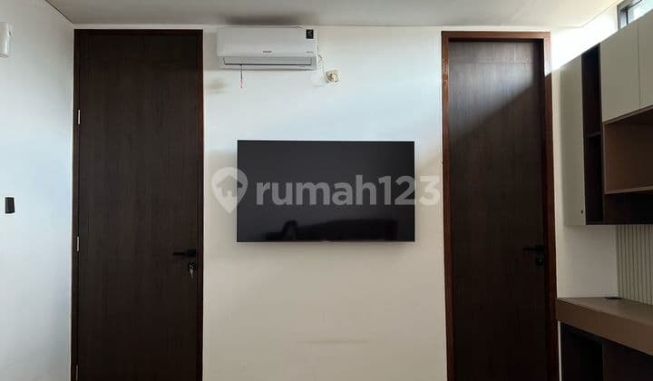 Rumah 2,5 Lantai Strategis Semi Furnished Suryalaya Buah Batu Bandung
