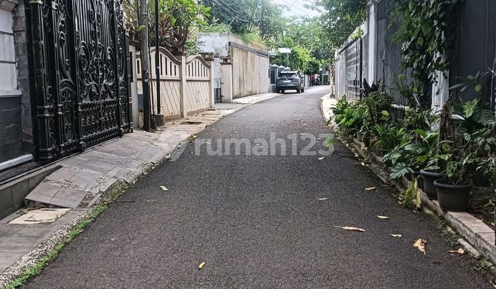 Jual Rumah di Ciniru Kebayoran Baru ..Tenang..Sertifikat Hak Milik ..Bebas Banjir..Dekat Sekali dengan Scbd..Cocok untuk Kalangan Yg Berkelas