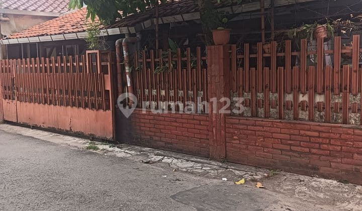 Jual Rumah Tua Di Area Strategis Kebayoran Baru