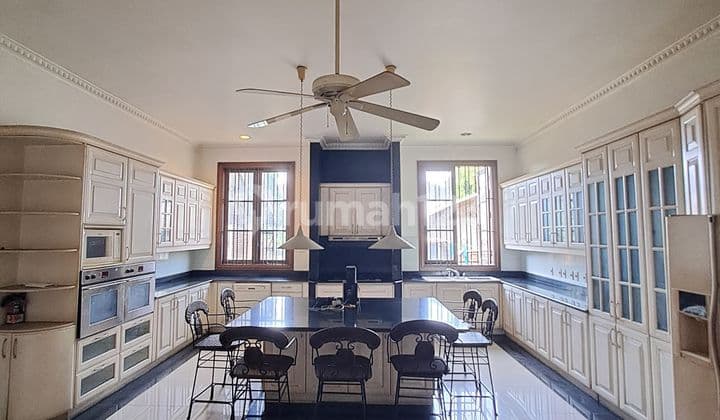 For Sale Villa House in South Jakarta... Toll Access Only About 600 Meters Away