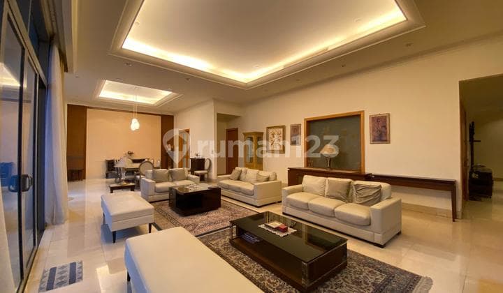 Unit Terbaik 4 BR 440m² di Airlangga di Ritz Carlton Mega Kuningan