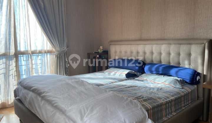 Dijamin Paling Murah 3 BR 180sqm High Floor View SCBD Furnished di Residence 8 Senopati