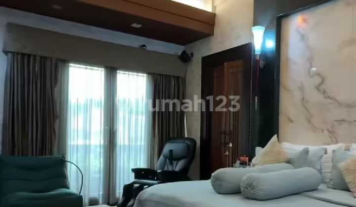 Rumah Mewah Bernuansa Tropis Fully Furnished di Duta Indah Kawasan Elit Pondok Indah