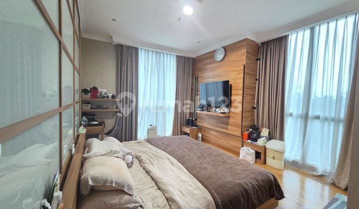 Dijamin Paling Murah 3 BR Corner Low Floor 180Sqm Furnished, Private Lift di Residence 8 Senopati