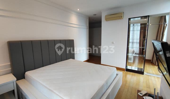 Paling Murah dan Sangat Bagus 3 BR 180sqm Furnished Private Lift di Residence 8 Senopati