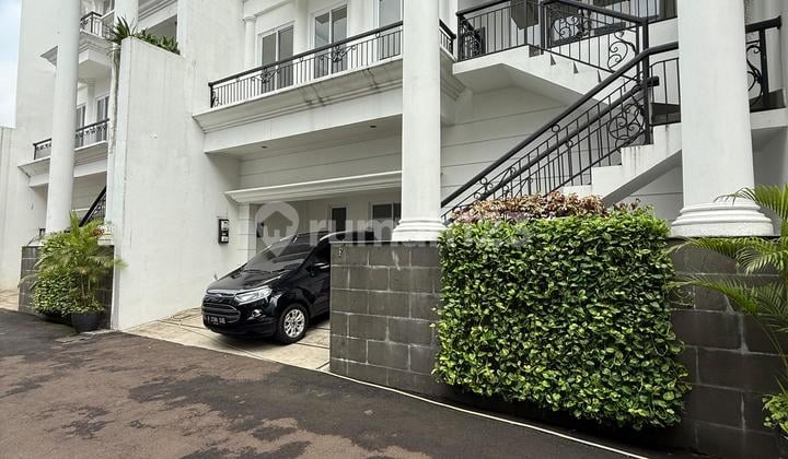 Townhouse Design American Classic Lebak Bulus