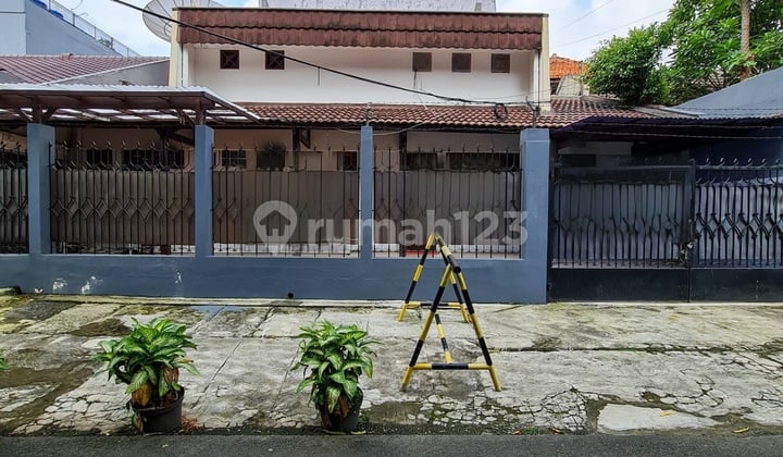 Rumah Senopati Luas 251 M2 Harga 15.5 M Nego