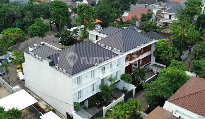 Kemang Dalam , Brand New House Design Modern Classic