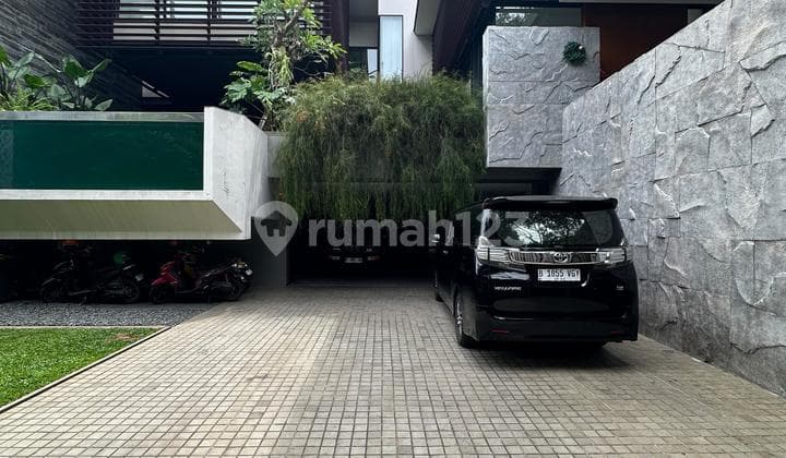 Luxurious House Best Location Kebayoran Baru