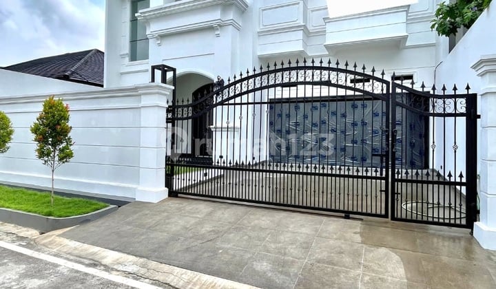 Rumah di Cempaka putih Jakarta Pusat 2 Lantai Baru