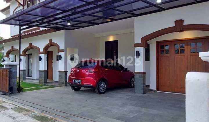 Rumah private pool dalam kompleks cinere