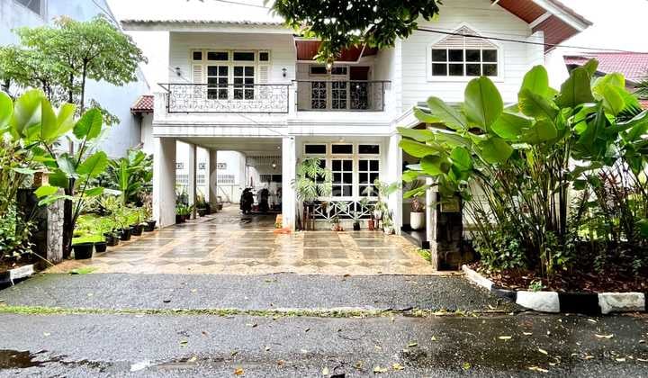 Rumah 2 Lantai dalam kompleks di Lebak bulus Jakarta Selatan