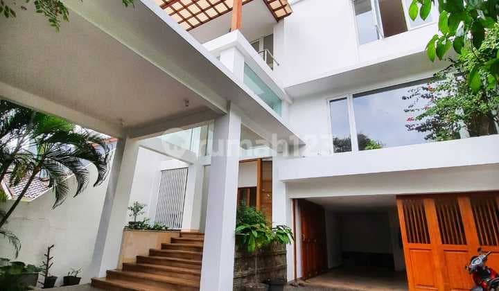 Rumah 2 Lantai + Mezzanine Gaharu cipete