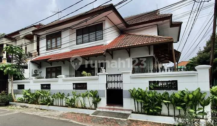 Rumah 2 Lantai di Tebet Jakarta Selatan Bagus