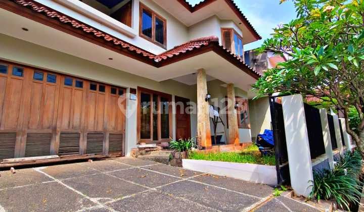 Rumah bagus Bangunan 2 lantai siap huni cireunde